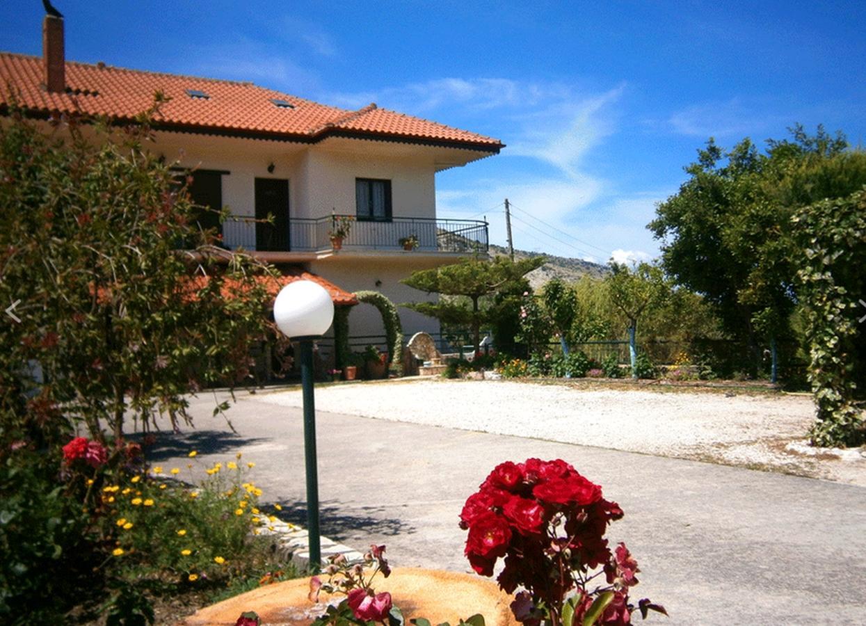 פלטאריה Georgia'S Little Village מראה חיצוני תמונה